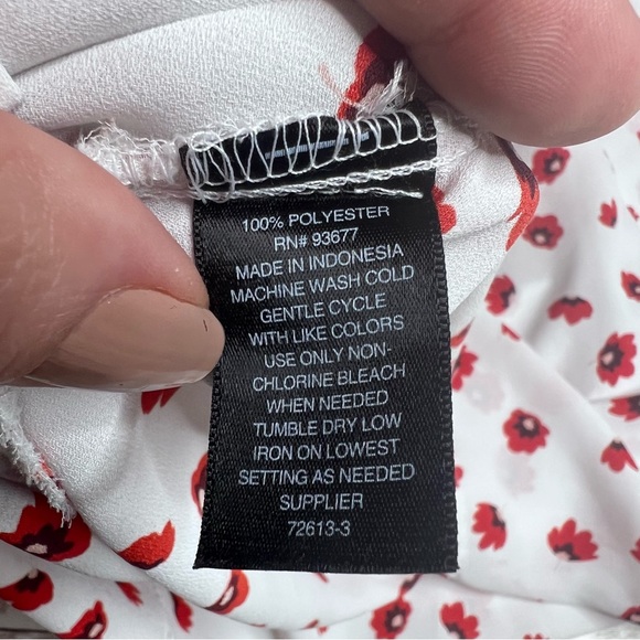 💚Worthington red flower printed top - Picture 7 of 8